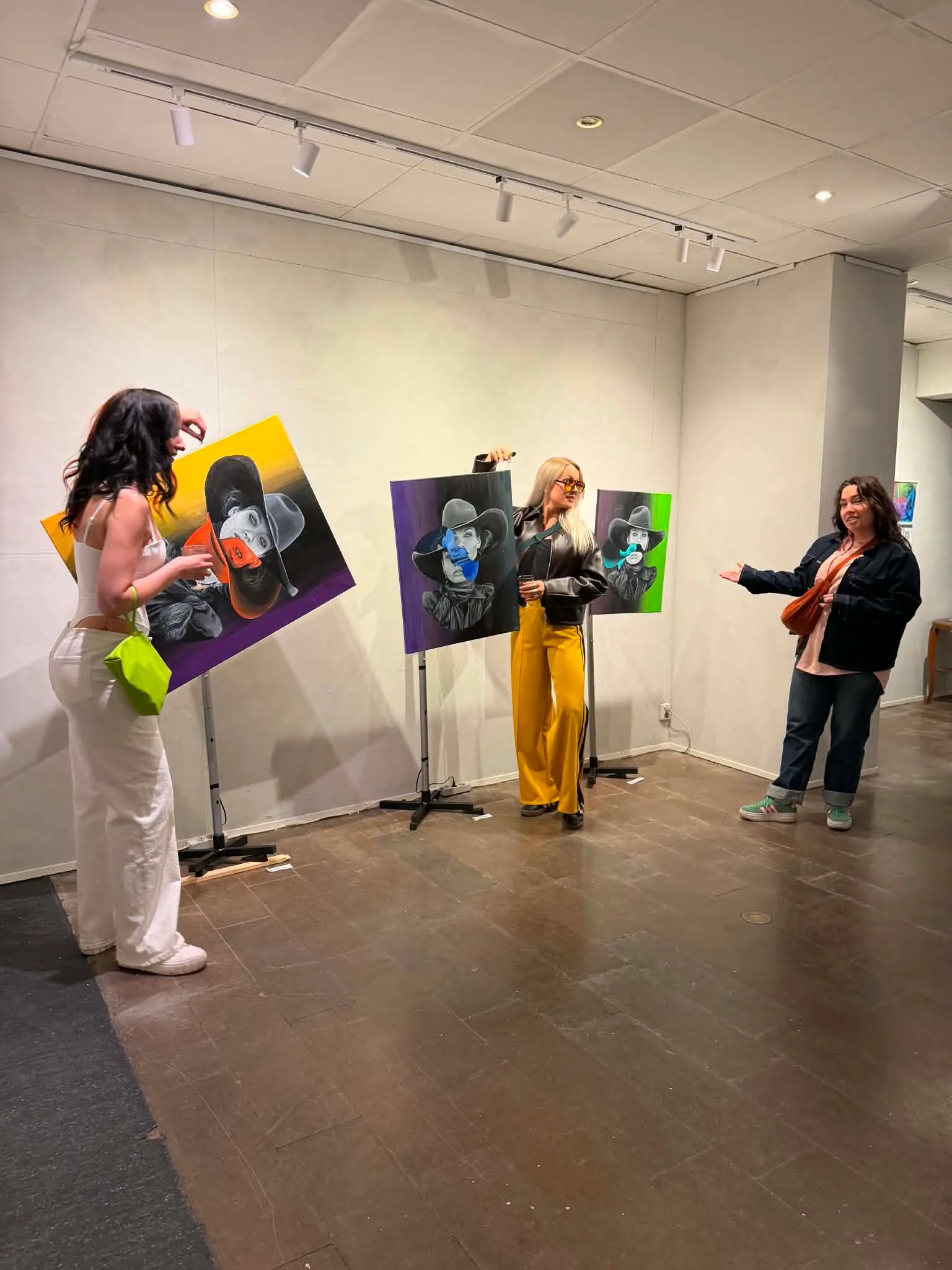 unsynchronized minds exhibition paintings
